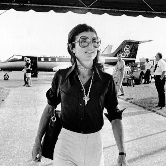 sorry I just don't think Jackie O would approve of nail art